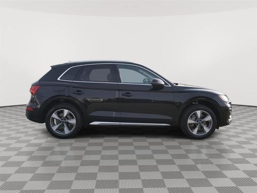 2023 Audi Q5 40 Premium Plus