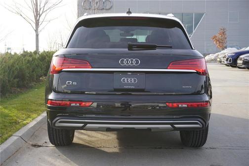2023 Audi Q5 40 Premium Plus