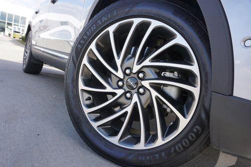 2020 Lincoln Nautilus Reserve