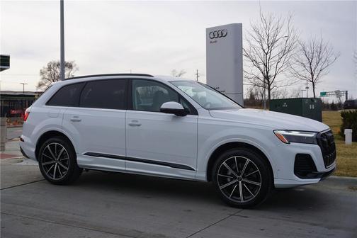 2026 Audi Q7 45 Premium Plus