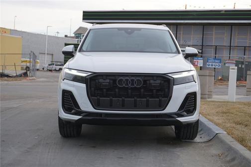 2026 Audi Q7 45 Premium Plus