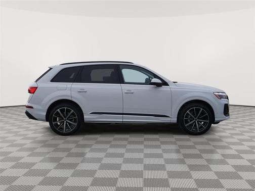 2026 Audi Q7 45 Premium Plus
