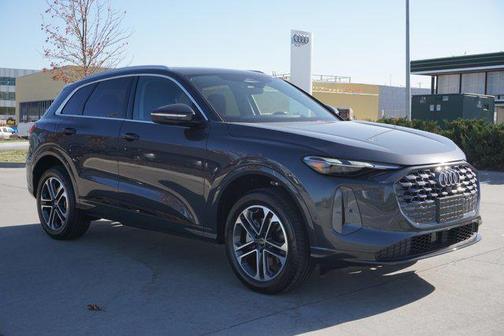 2025 Audi Q5 Premium TFSI quattro S tronic