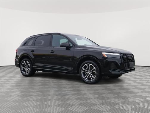 2026 Audi Q7 45 Premium