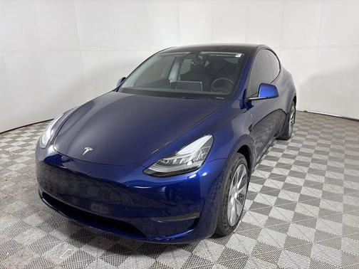 2022 Tesla Model Y Long Range Dual Motor All-Wheel Drive