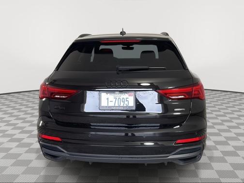 Mythos Black Metallic 2025 Audi Q3 Premium 45 TFSI S line quattro Tiptronic