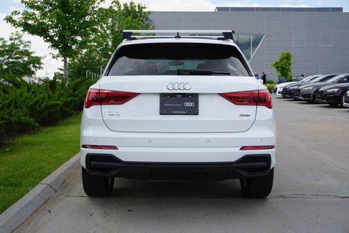 2022 Audi Q3 45 S line Premium