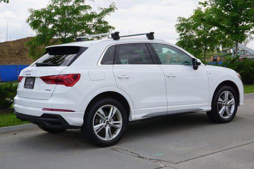 2022 Audi Q3 45 S line Premium
