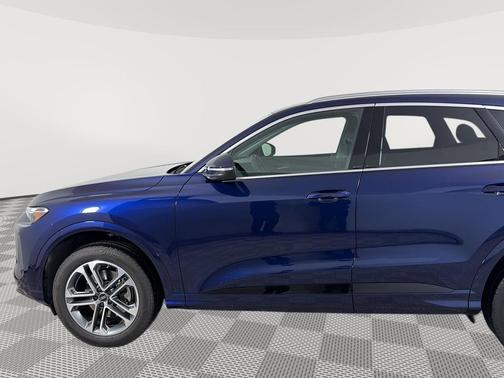 2025 Audi Q5 Premium TFSI quattro S tronic