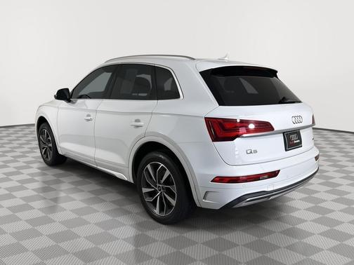 Glacier White Metallic 2021 Audi Q5 45 Premium Plus