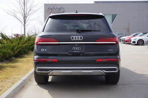 2022 Audi Q7 55 Premium