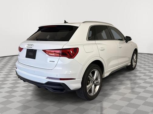 2023 Audi Q3 Premium 45 TFSI S line quattro Tiptronic