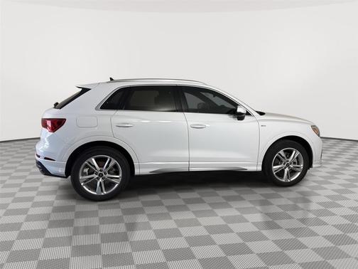 2023 Audi Q3 Premium 45 TFSI S line quattro Tiptronic