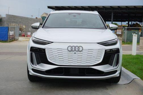 2025 Audi SQ6 e-tron Premium Plus quattro