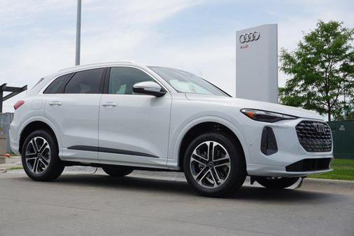 2025 Audi Q5 Premium