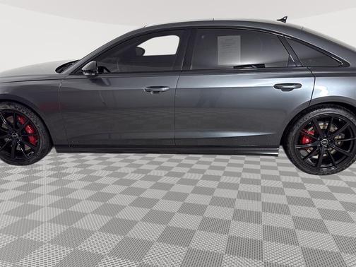 Daytona Gray Pearl Effect 2024 Audi S8 4.0T