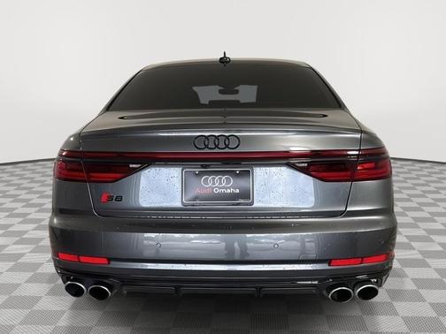 Daytona Gray Pearl Effect 2024 Audi S8 4.0T