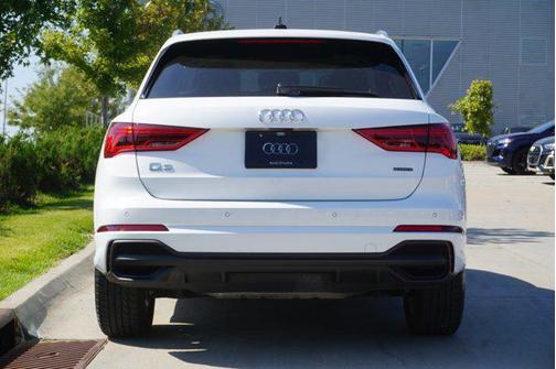 2025 Audi Q3 Premium 45 TFSI S line quattro Tiptronic