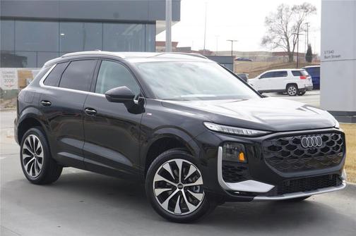 Mythos Black Metallic 2026 Audi Q3 S line