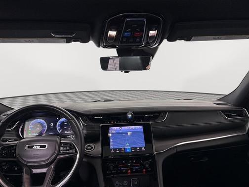 Bright White Clearcoat 2022 Jeep Grand Cherokee Overland