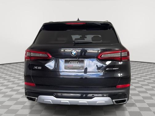 Black Sapphire Metallic 2020 BMW X5 xDrive50i