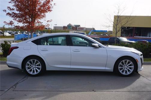 2022 Cadillac CT5 Luxury