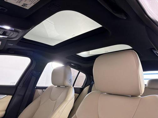 2022 Cadillac CT5 Luxury