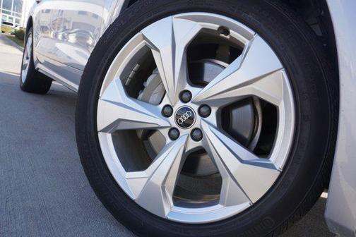 2022 Audi Q5 45 S line Premium Plus