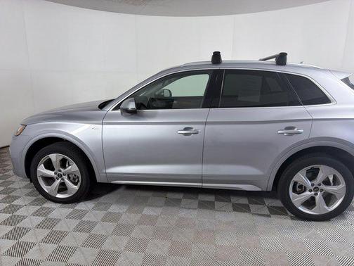 2022 Audi Q5 45 S line Premium Plus
