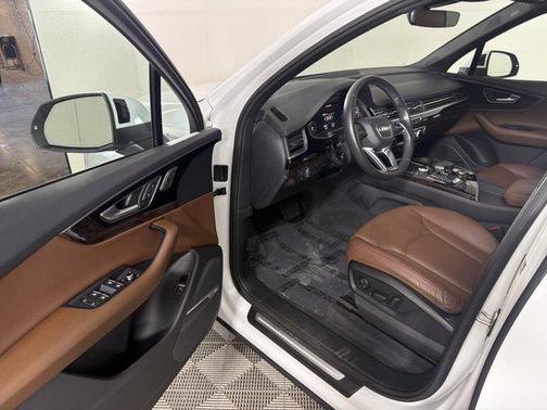 2019 Audi Q7 55 Premium Plus