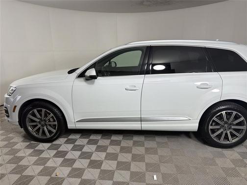 2019 Audi Q7 55 Premium Plus