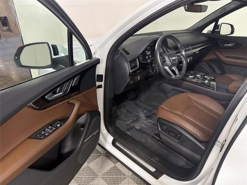 2019 Audi Q7 55 Premium Plus