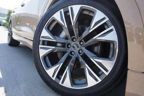 2024 Audi Q8 55 Prestige