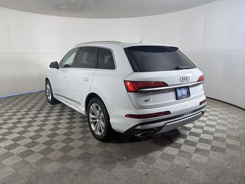 2025 Audi Q7 55 Premium Plus