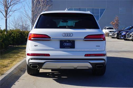 2025 Audi Q7 55 Premium Plus