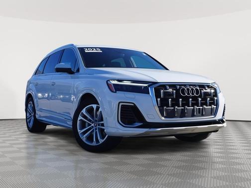2025 Audi Q7 55 Premium Plus