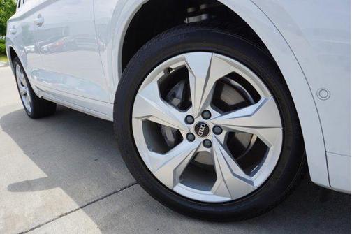 2024 Audi Q5 45 S line Prestige