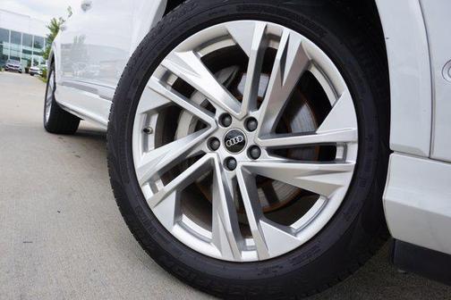 2022 Audi Q7 55 Premium Plus