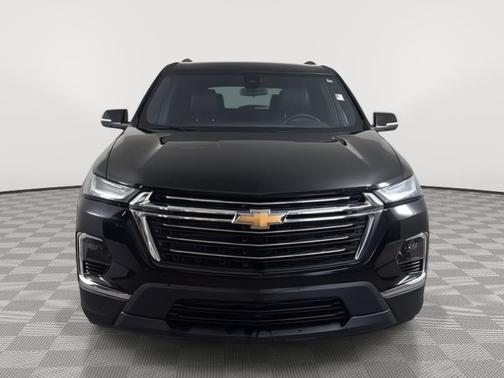 Mosaic Black Metallic 2022 Chevrolet Traverse LT Leather