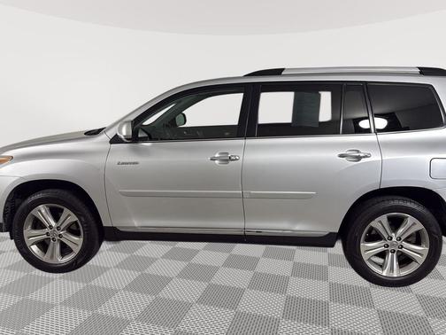 Classic Silver Metallic 2012 Toyota Highlander Limited