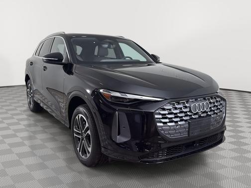 Mythos Black Metallic 2026 Audi Q5 Premium TFSI quattro S tronic