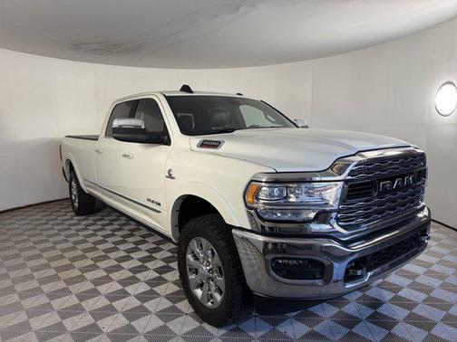 2022 RAM 3500 Limited Crew Cab 4x4 8' Box