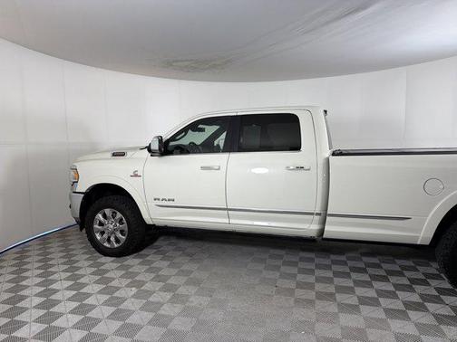 2022 RAM 3500 Limited Crew Cab 4x4 8' Box