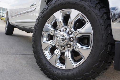 2022 RAM 3500 Limited Crew Cab 4x4 8' Box