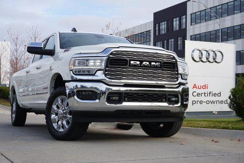 2022 RAM 3500 Limited Crew Cab 4x4 8' Box