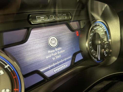 2022 RAM 3500 Limited Crew Cab 4x4 8' Box