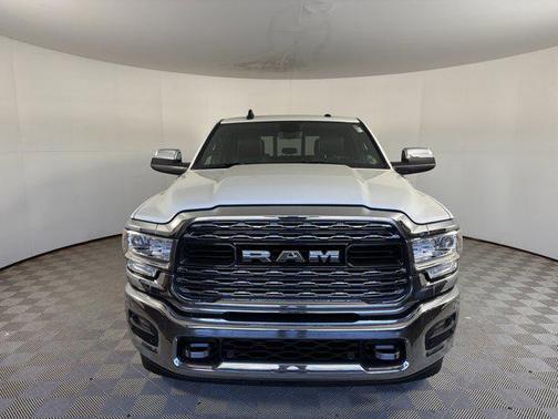 2022 RAM 3500 Limited Crew Cab 4x4 8' Box