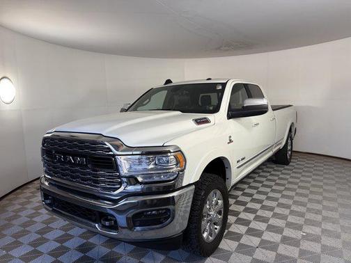 2022 RAM 3500 Limited Crew Cab 4x4 8' Box