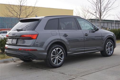 2025 Audi Q7 45 Premium Plus