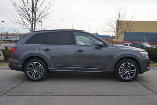 2025 Audi Q7 45 Premium Plus